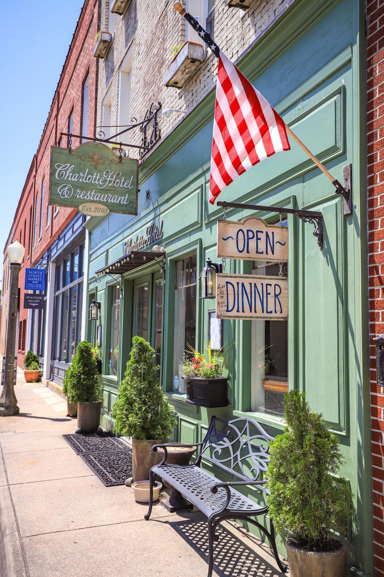 The Charlotte Hotel & Restaurant Onancock エクステリア 写真